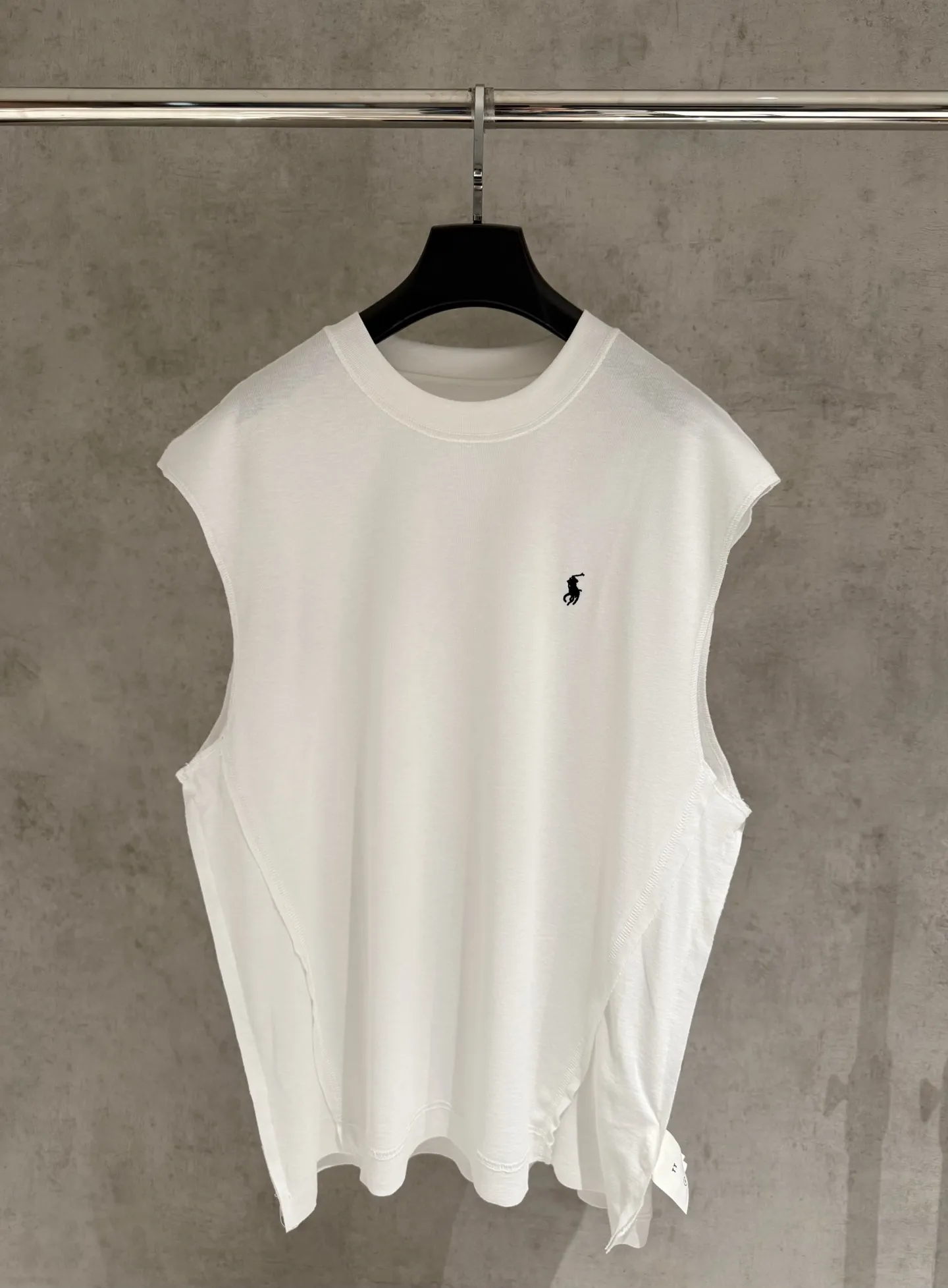 🅿️180 [Strict quality control] Ralph Lauren's new sleeveless vest is new. Unique tailoring and extremely simple design three-dimensional embroidery highlight the brand's design concept. The fabric is made of ultra-light cotton silk fabric. The upper body is comfortable and breathable. Black and white colors. Size L-4xl
